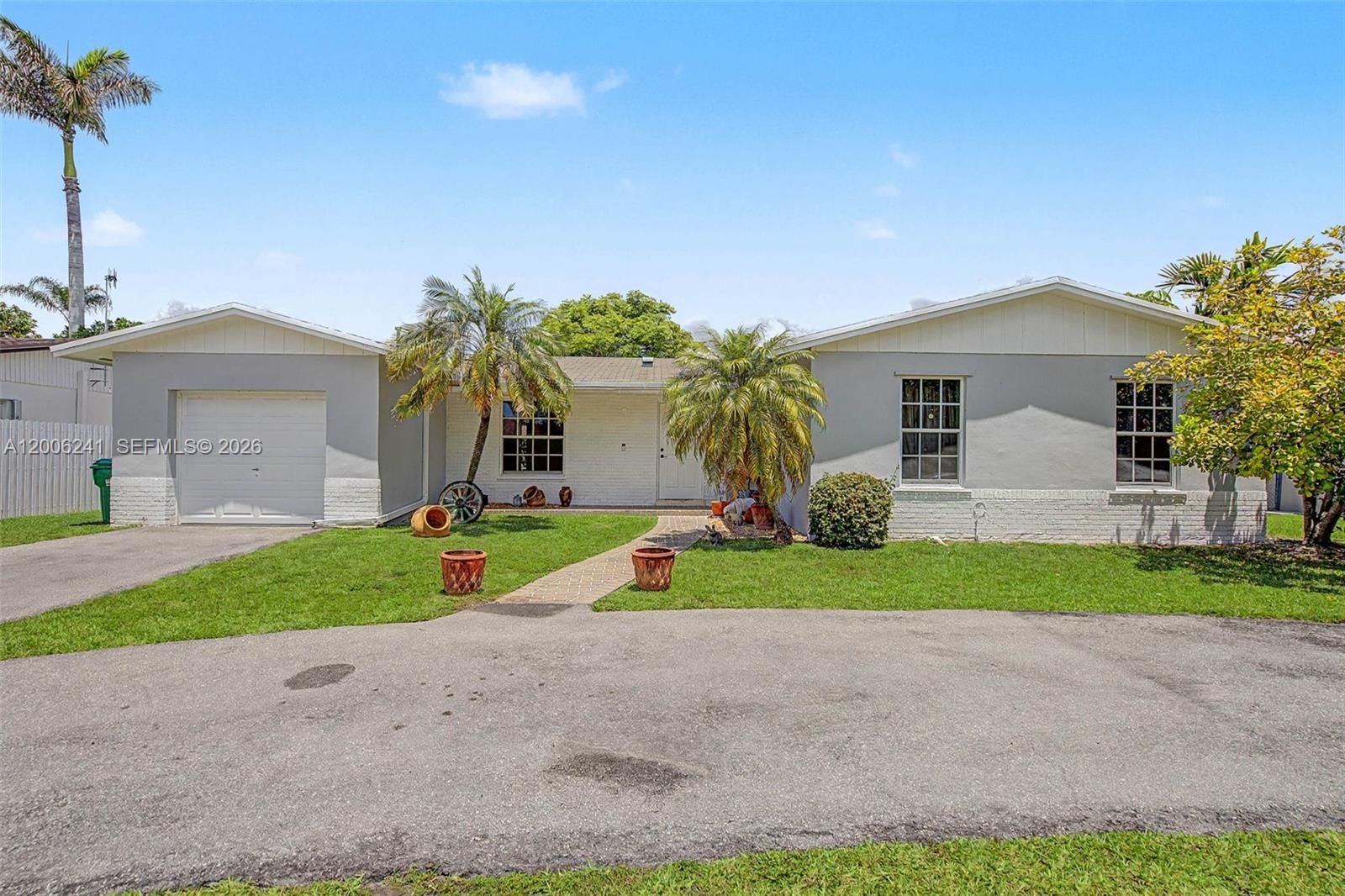 Real estate property located at 12001 118th St, Miami-dade, Devon-aire Estates Sec 5, Miami, FL