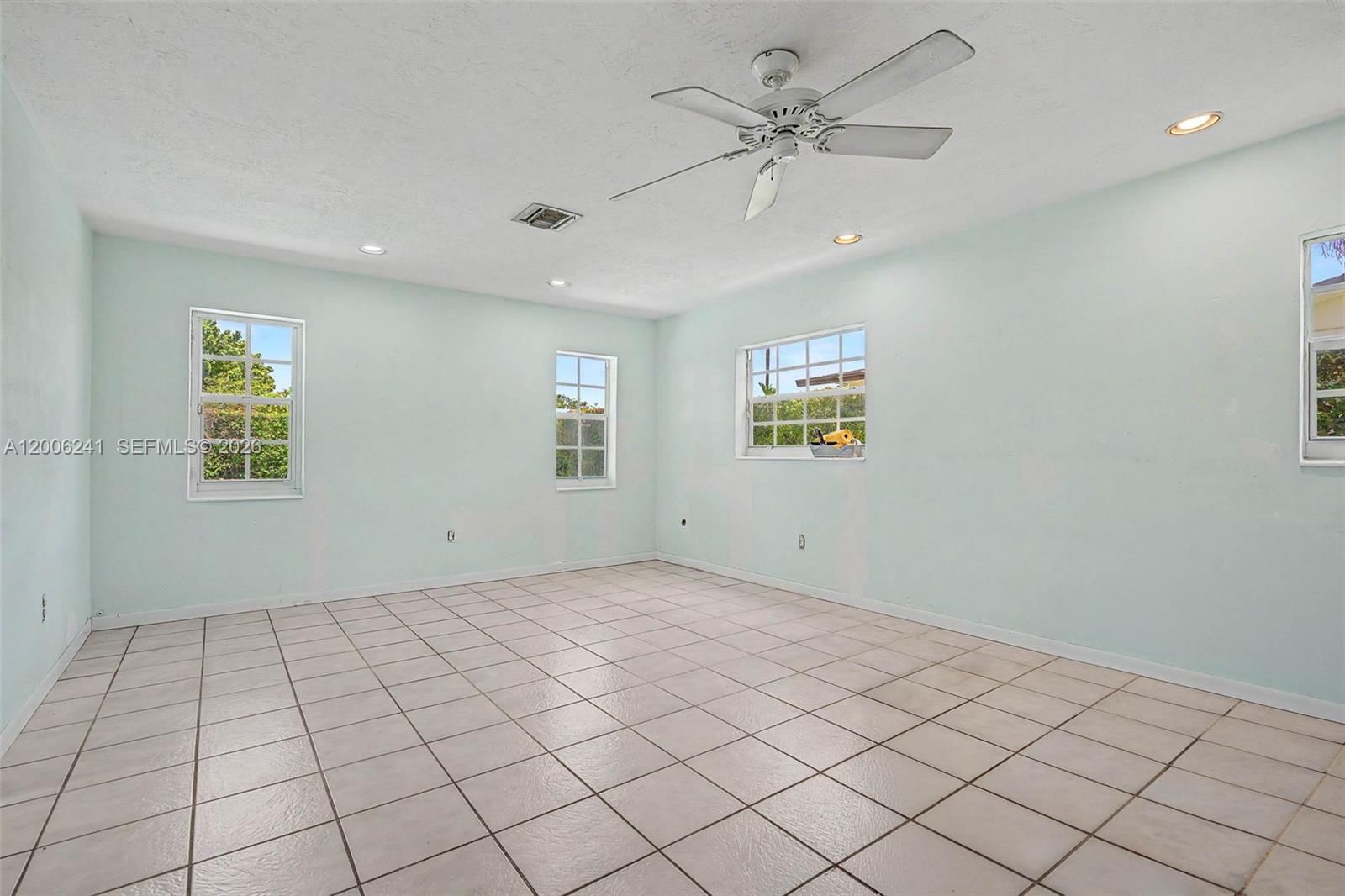 Real estate property located at 12001 118th St, Miami-dade, Devon-aire Estates Sec 5, Miami, FL