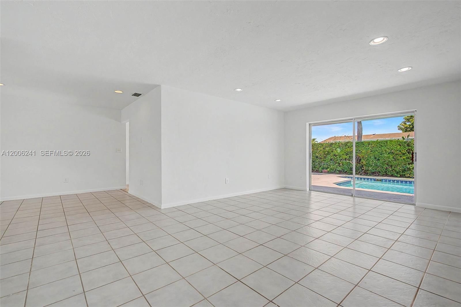 Real estate property located at 12001 118th St, Miami-dade, Devon-aire Estates Sec 5, Miami, FL