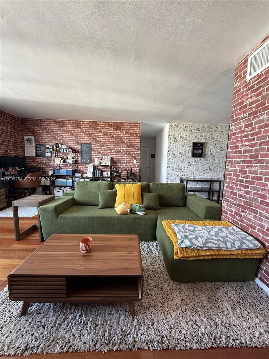 Real estate property located at 1000 West Ave #1105, Miami-dade, Mirador 1000 Condo, Miami Beach, FL