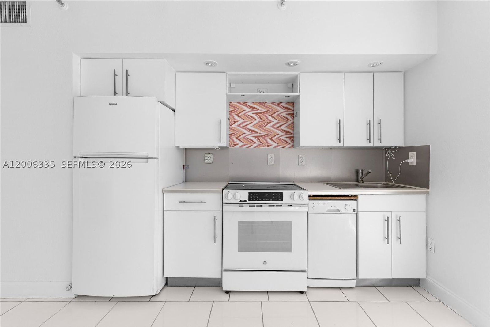 Real estate property located at 555 15th St #501, Miami-dade, Venetia Condo, Miami, FL