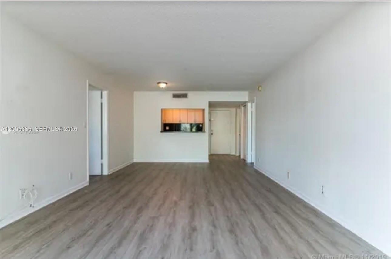 Real estate property located at 100 Lakeview Dr #112, Broward, Building Three Of Racquet, Weston, FL