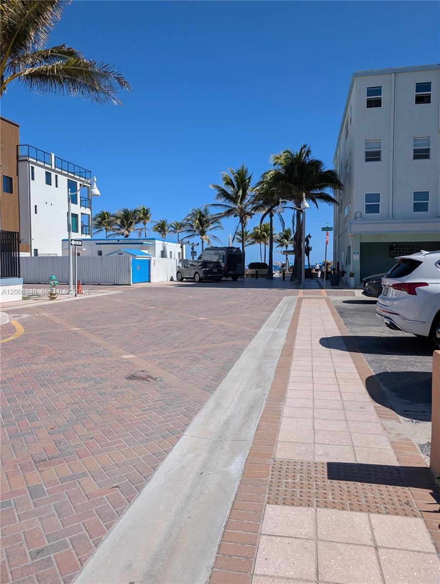 Real estate property located at 326 Wilson St #201, Broward, Sea Crest Condo, Hollywood, FL