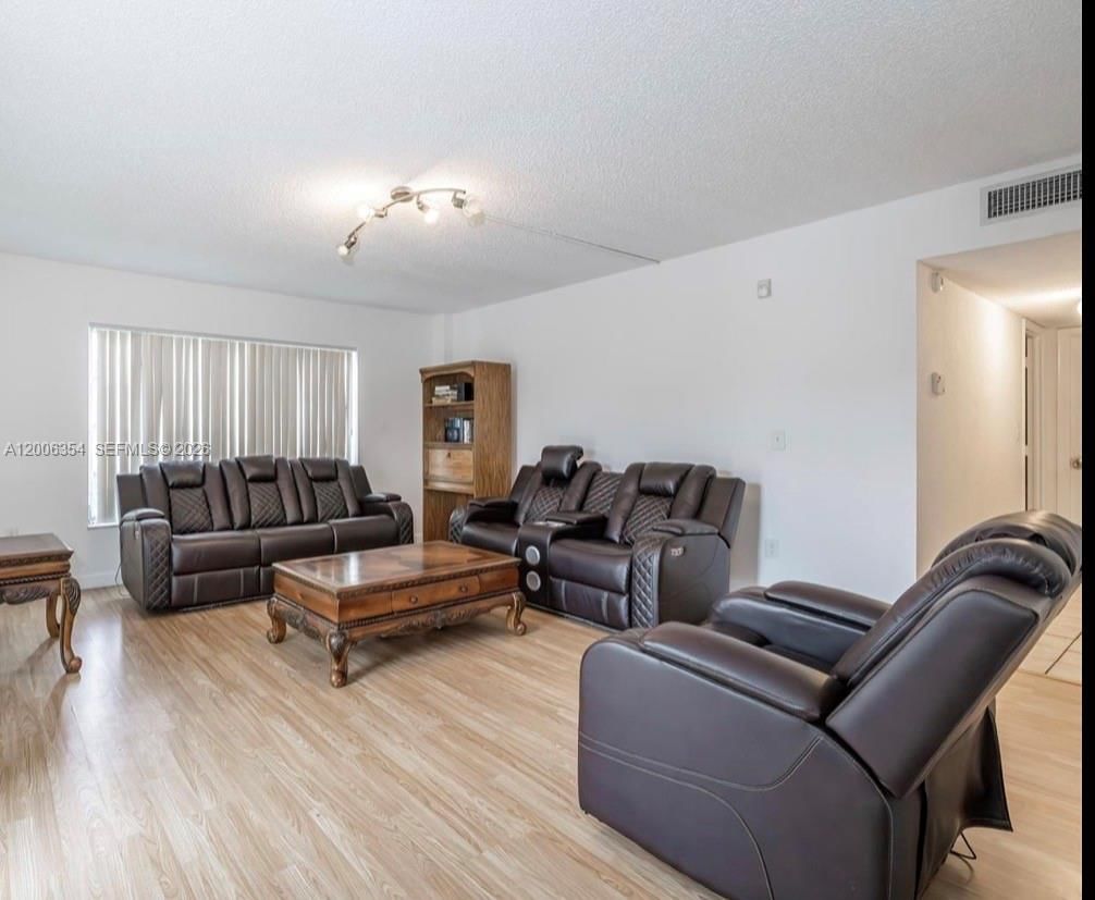 Real estate property located at 4174 Inverrary Dr #202, Broward, The Manors Of Inverrary 7, Lauderhill, FL