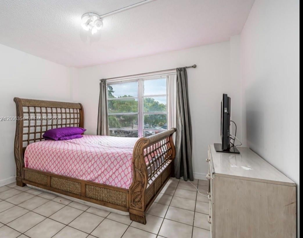 Real estate property located at 4174 Inverrary Dr #202, Broward, The Manors Of Inverrary 7, Lauderhill, FL