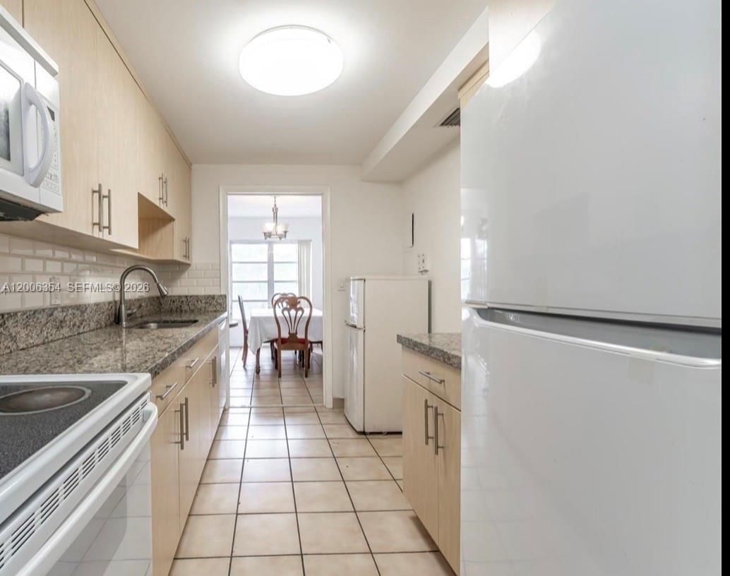 Real estate property located at 4174 Inverrary Dr #202, Broward, The Manors Of Inverrary 7, Lauderhill, FL