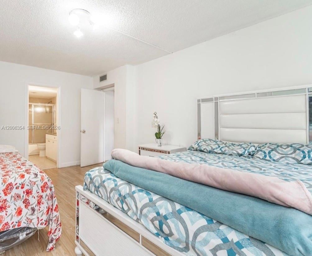 Real estate property located at 4174 Inverrary Dr #202, Broward, The Manors Of Inverrary 7, Lauderhill, FL