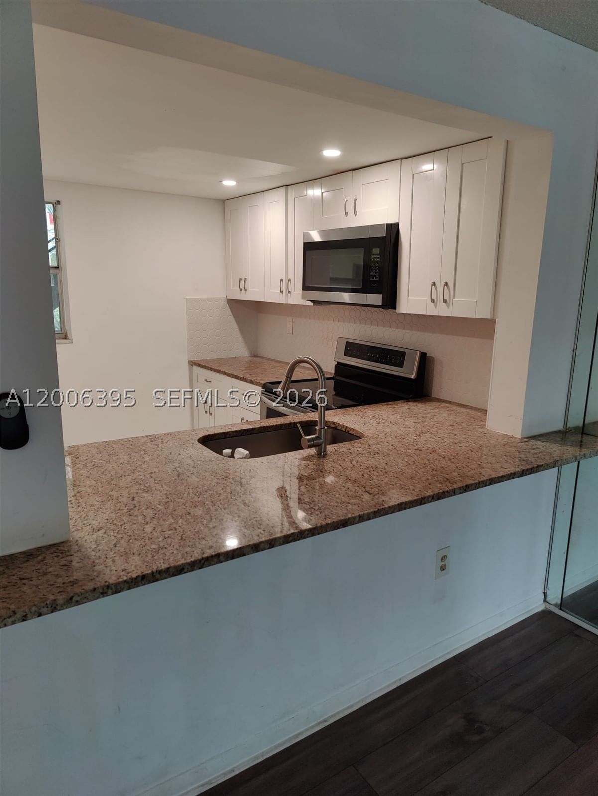 Real estate property located at 1810 Lauderdale Ave #2204, Broward, Courtyards Of Broward Con, North Lauderdale, FL