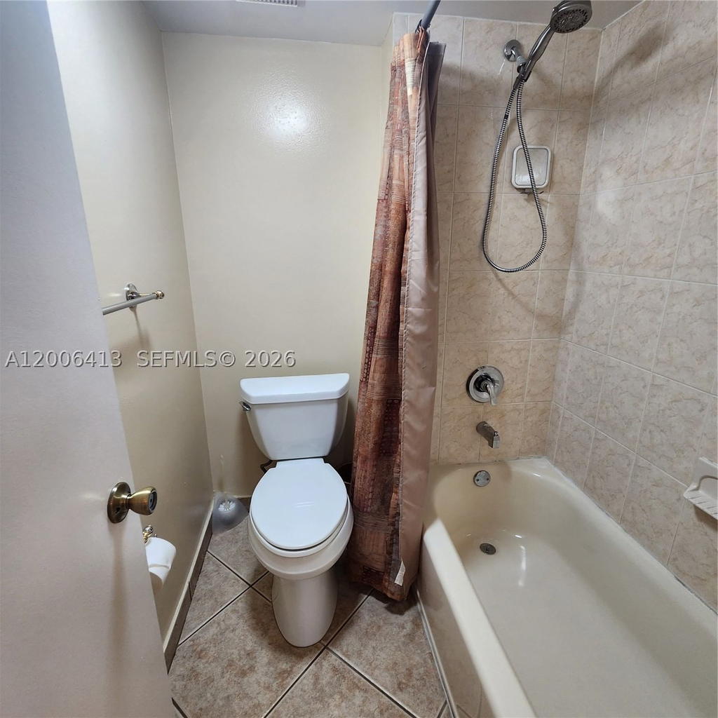 Real estate property located at 16501 Blatt Blvd #204, Broward, Gardens At Bonaventure 14, Weston, FL