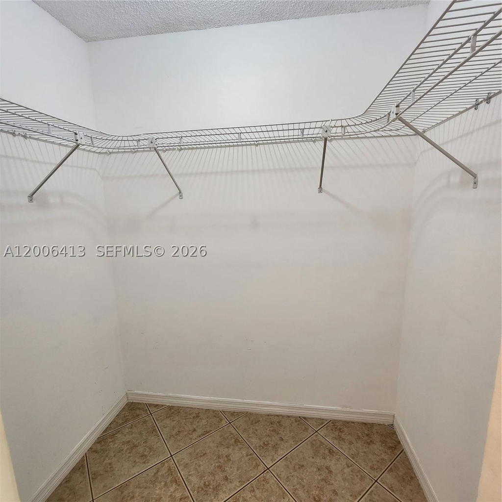 Real estate property located at 16501 Blatt Blvd #204, Broward, Gardens At Bonaventure 14, Weston, FL