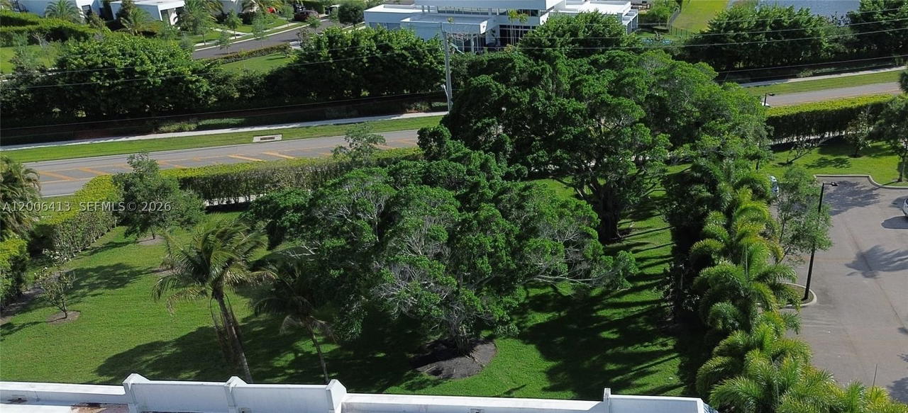 Real estate property located at 16501 Blatt Blvd #204, Broward, Gardens At Bonaventure 14, Weston, FL