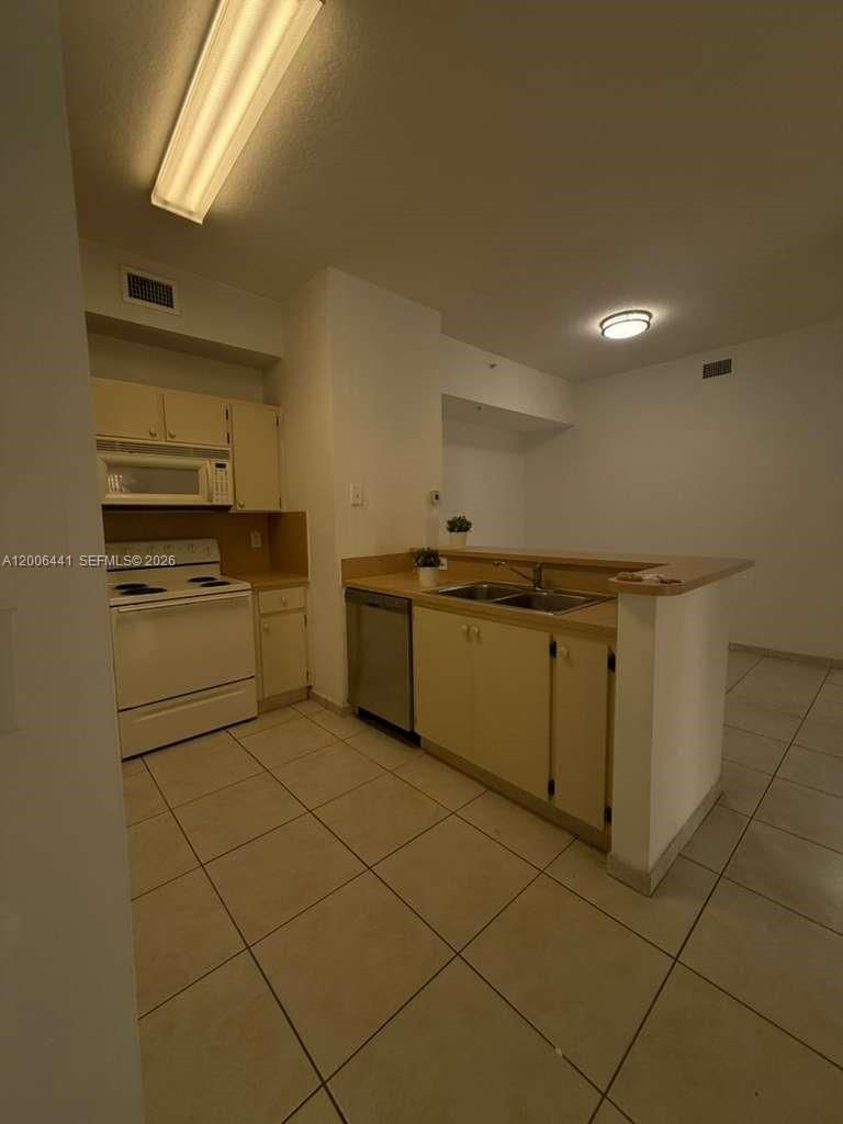 Real estate property located at 7280 114th Ave #208-8, Miami-dade, Palm Gardens At Doral Con, Doral, FL