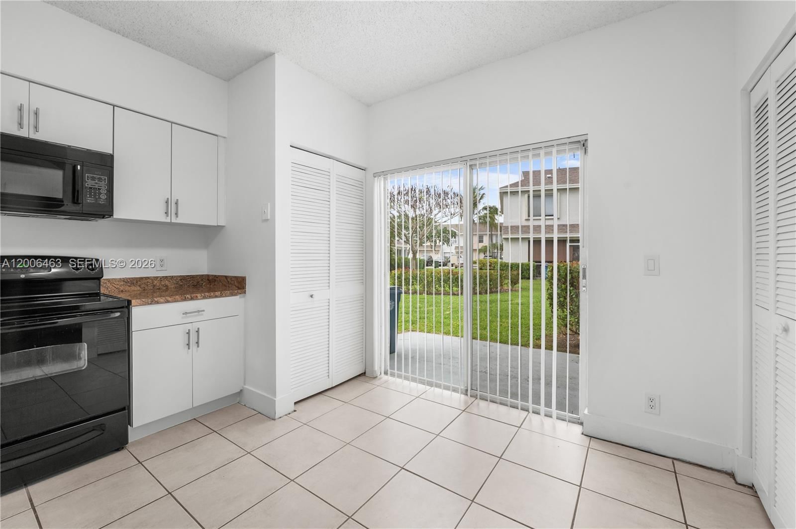 Real estate property located at 40 Simonton Cir #40, Broward, Coconuts, Weston, FL