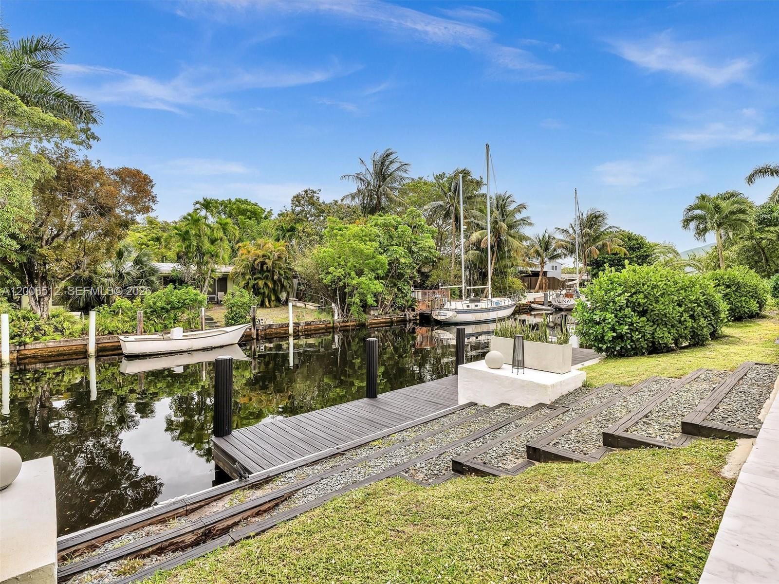 Real estate property located at 2448 Okeechobee Ln, Broward, Lauderdale Isles No 2-blk, Fort Lauderdale, FL