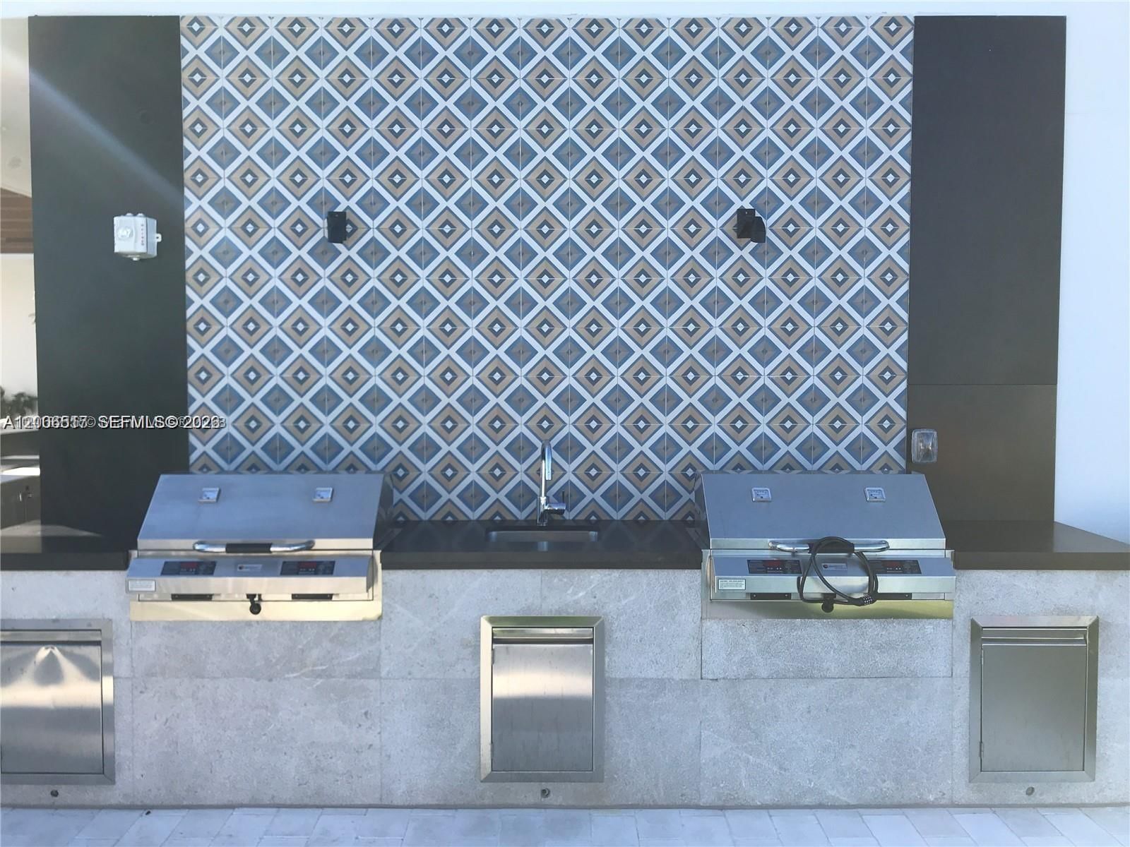 Real estate property located at 1010 Brickell Ave #4609, Miami-dade, 1010 Brickell Condo, Miami, FL