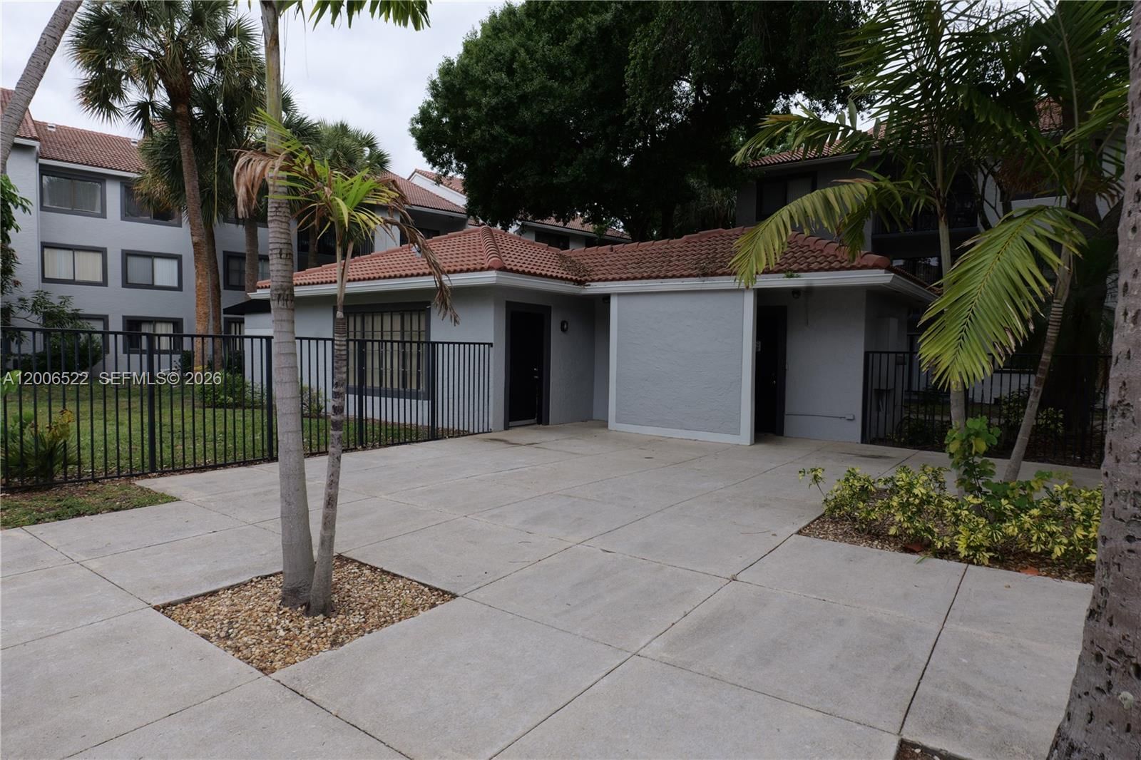 Real estate property located at 9200 Atlantic Blvd #1417, Broward, Visconti Condo, Coral Springs, FL