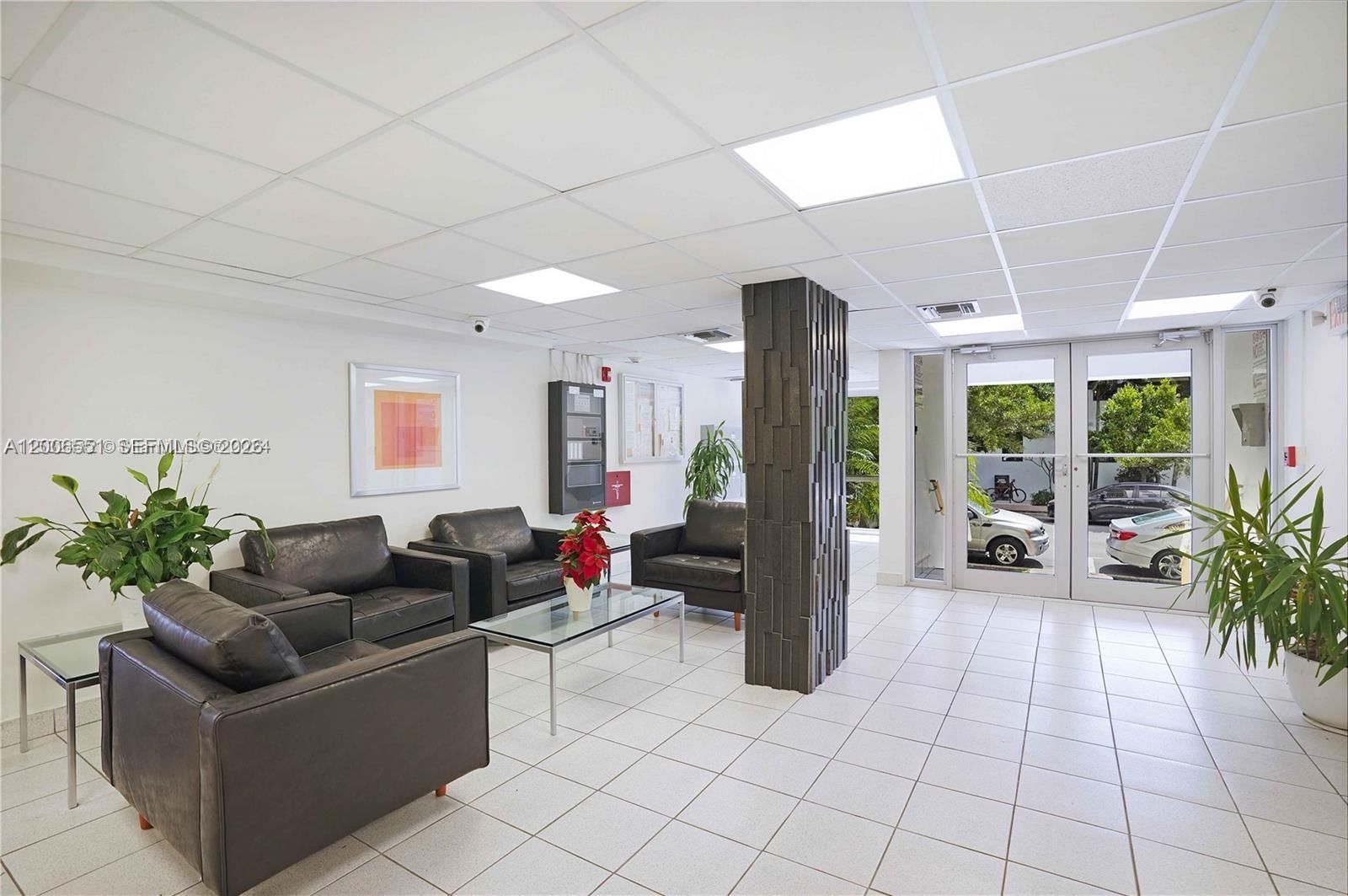 Real estate property located at 245 18th St #305, Miami-dade, James Central Towers Cond, Miami Beach, FL