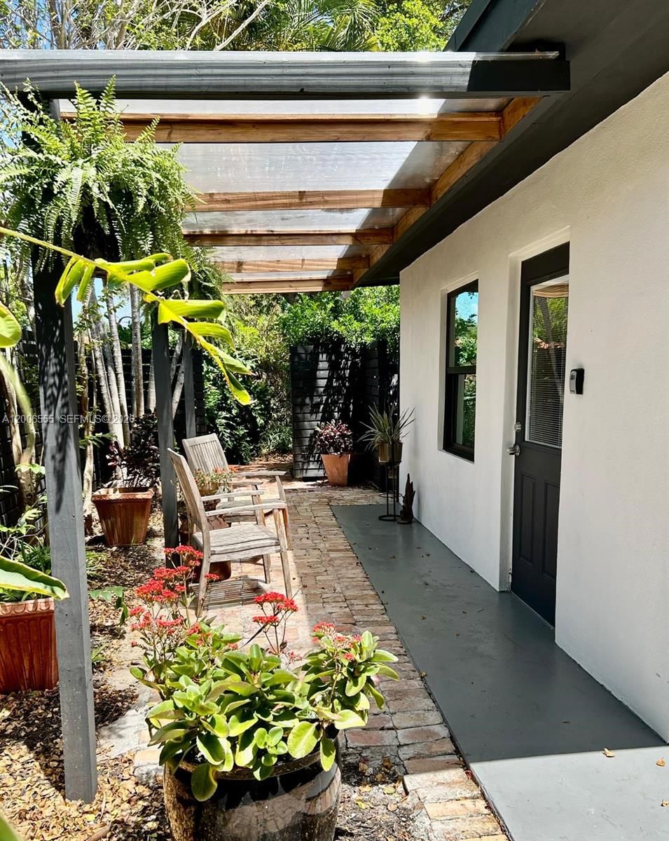 Real estate property located at 825 Bel Air Dr, Broward, Plantation Gardens 2nd Se, Plantation, FL