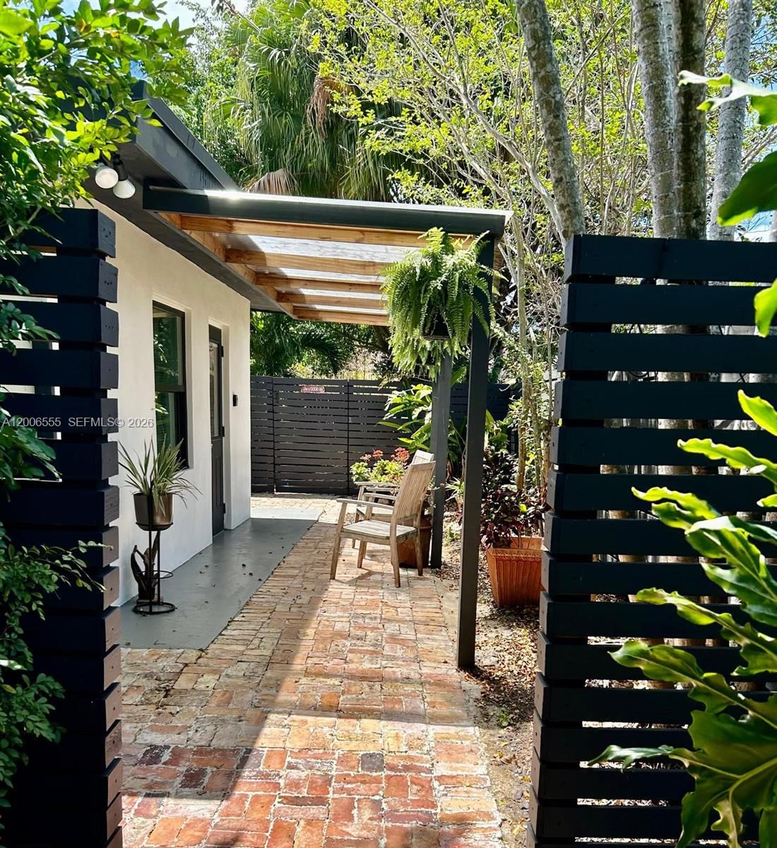 Real estate property located at 825 Bel Air Dr, Broward, Plantation Gardens 2nd Se, Plantation, FL