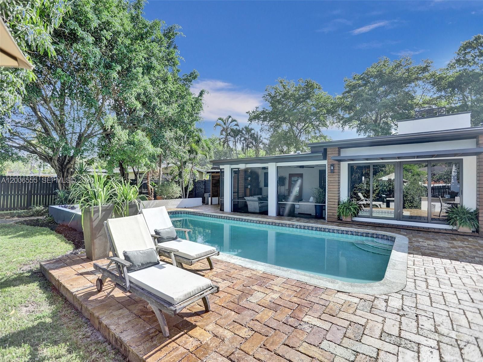 Real estate property located at 825 Bel Air Dr, Broward, Plantation Gardens 2nd Se, Plantation, FL