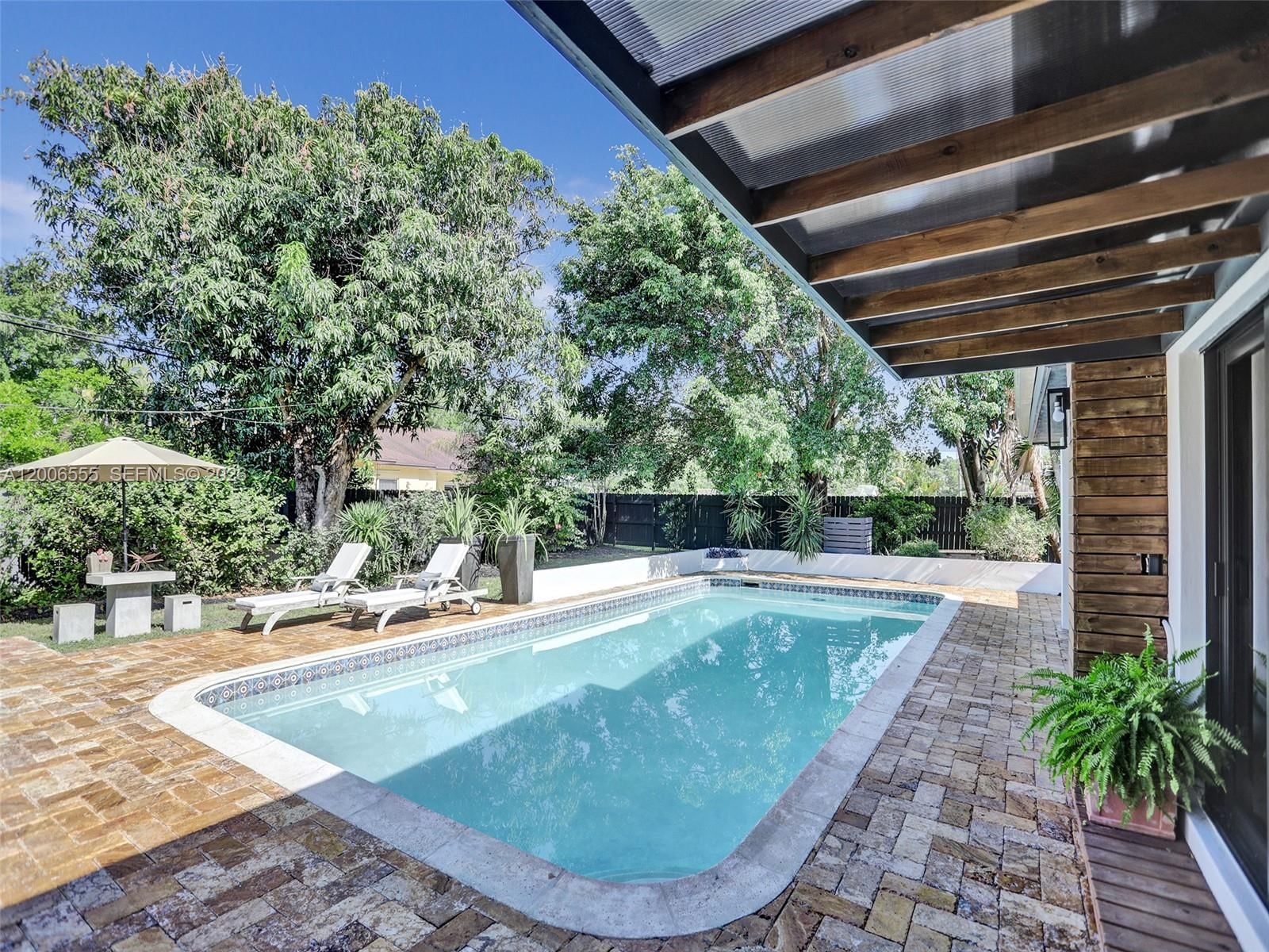 Real estate property located at 825 Bel Air Dr, Broward, Plantation Gardens 2nd Se, Plantation, FL