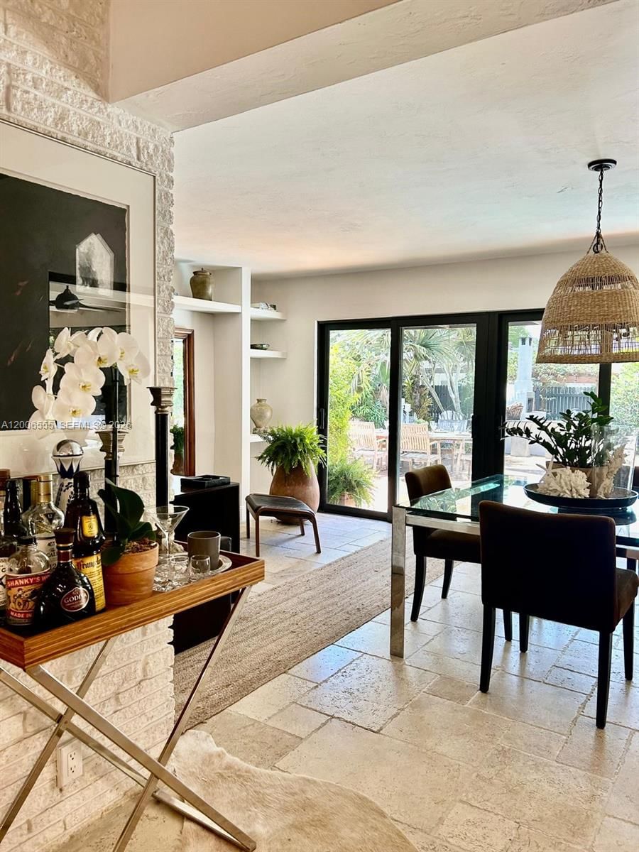 Real estate property located at 825 Bel Air Dr, Broward, Plantation Gardens 2nd Se, Plantation, FL