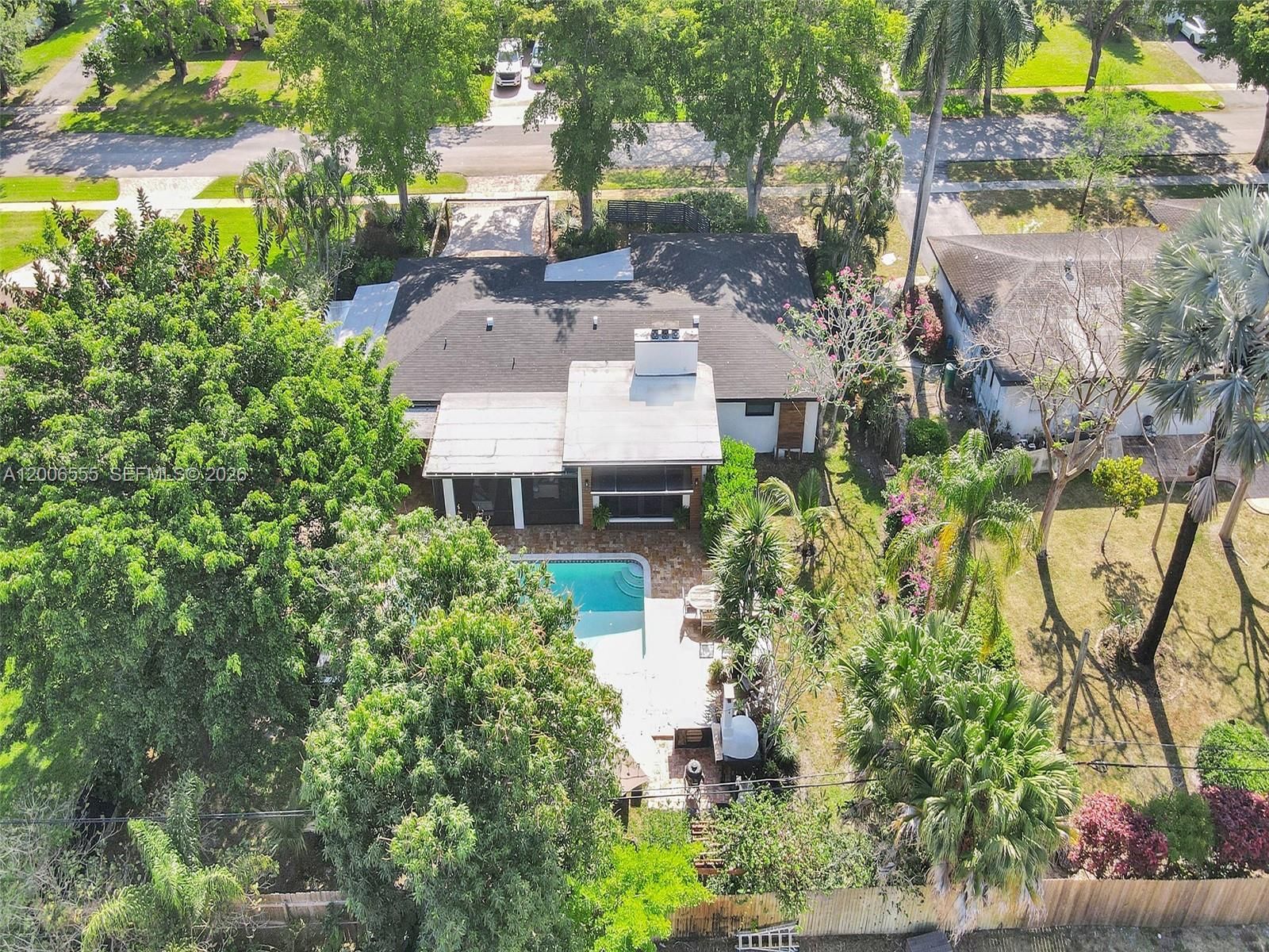 Real estate property located at 825 Bel Air Dr, Broward, Plantation Gardens 2nd Se, Plantation, FL