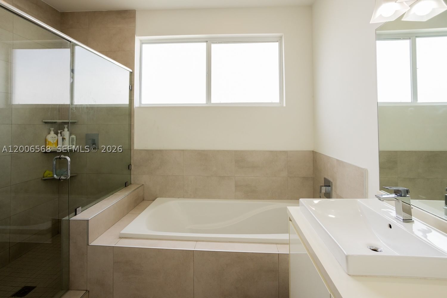 Real estate property located at 10279 72nd St, Miami-dade, Doral Palms North, Doral, FL