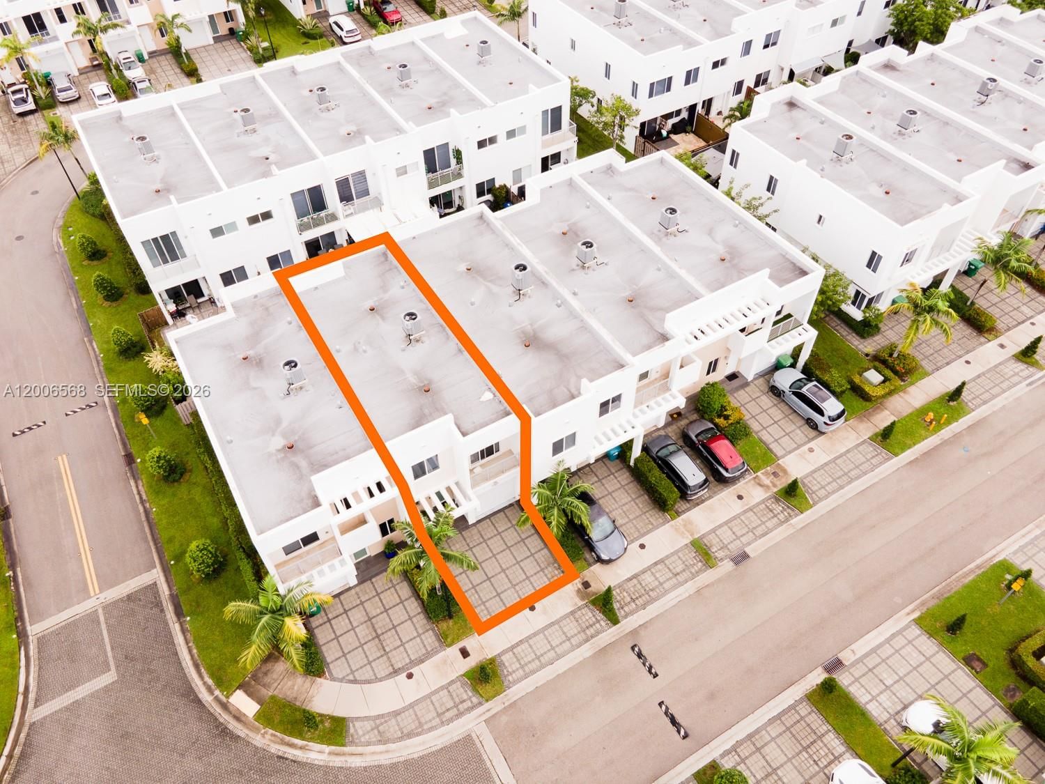 Real estate property located at 10279 72nd St, Miami-dade, Doral Palms North, Doral, FL