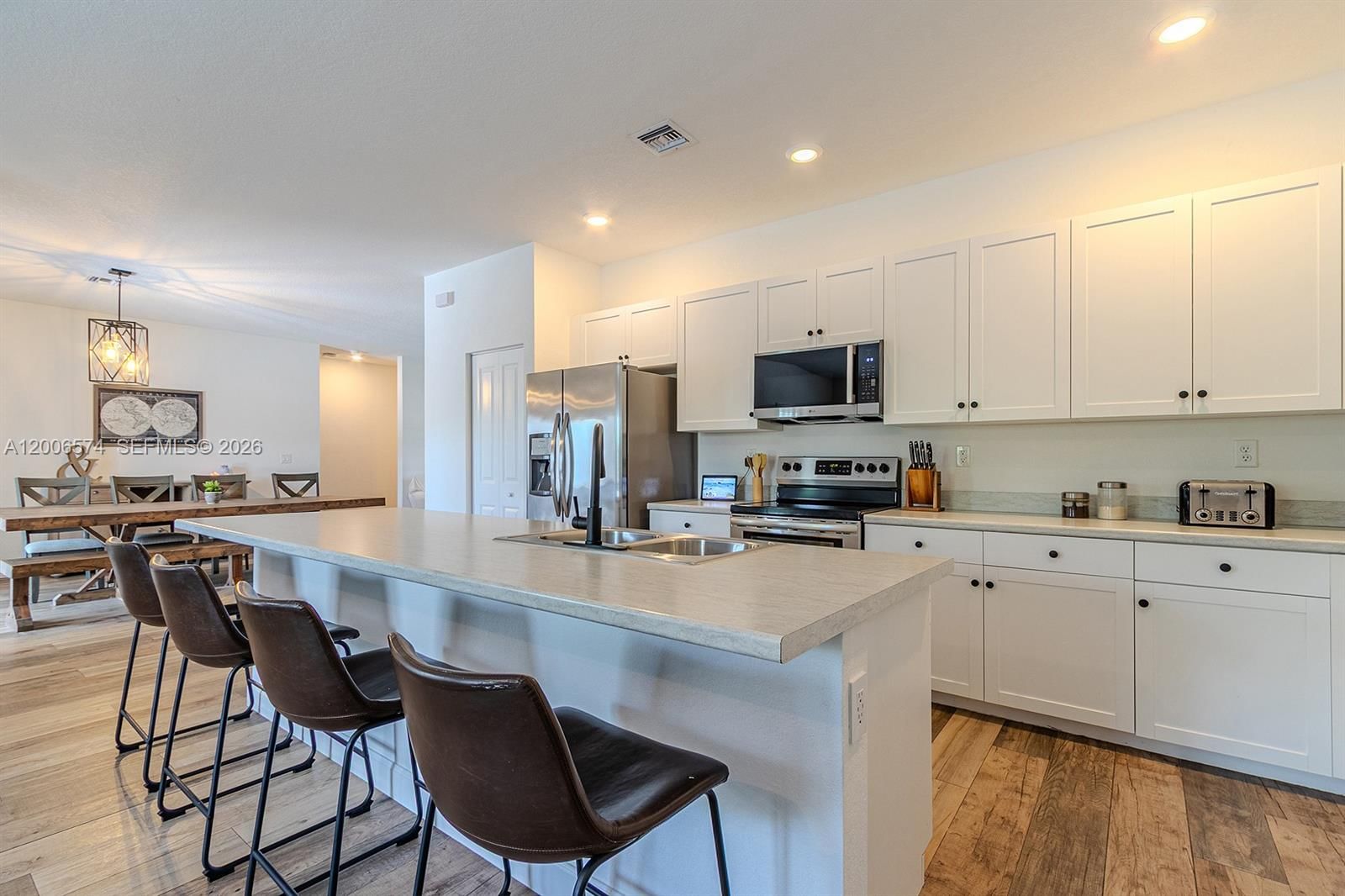 Real estate property located at 13680 191st Ter, Miami-dade, Vilhen Drive Estates, Miami, FL