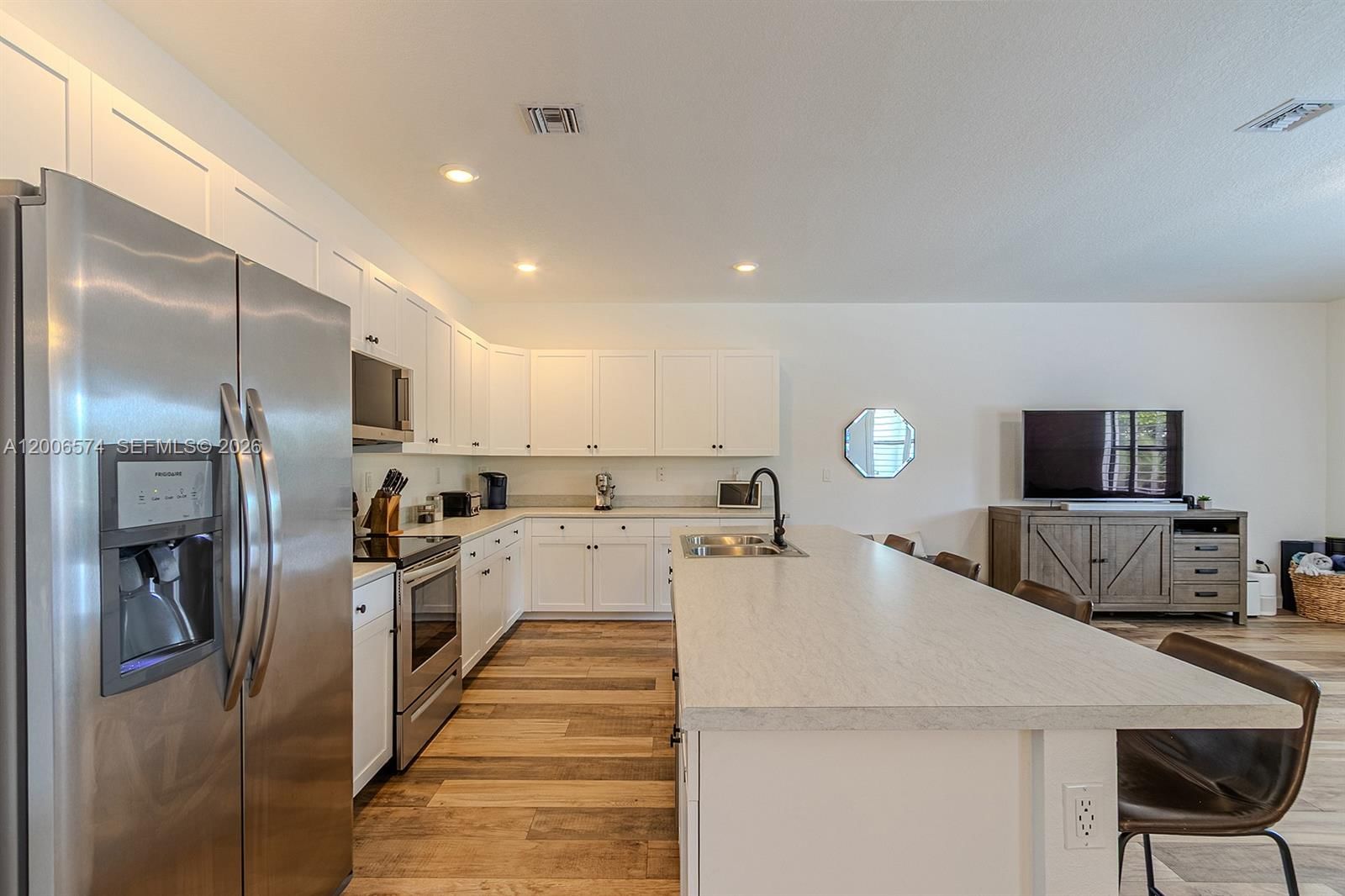 Real estate property located at 13680 191st Ter, Miami-dade, Vilhen Drive Estates, Miami, FL