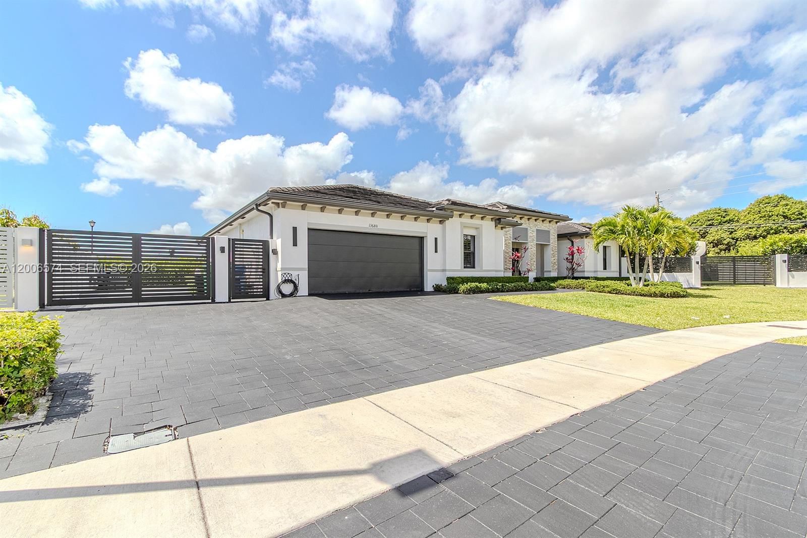 Real estate property located at 13680 191st Ter, Miami-dade, Vilhen Drive Estates, Miami, FL