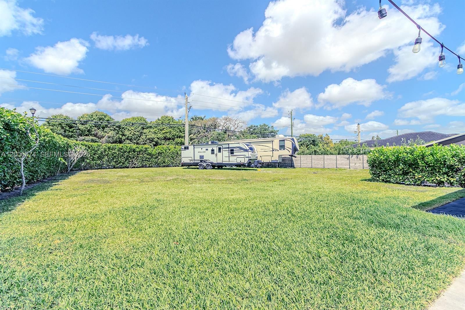 Real estate property located at 13680 191st Ter, Miami-dade, Vilhen Drive Estates, Miami, FL