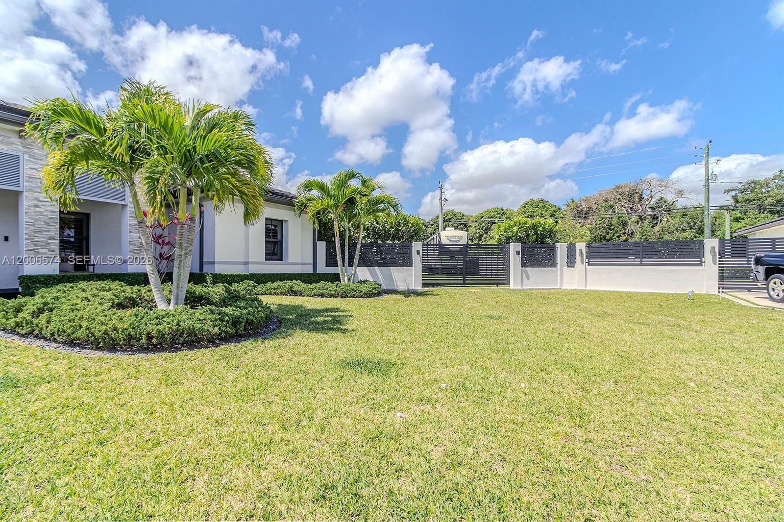 Real estate property located at 13680 191st Ter, Miami-dade, Vilhen Drive Estates, Miami, FL