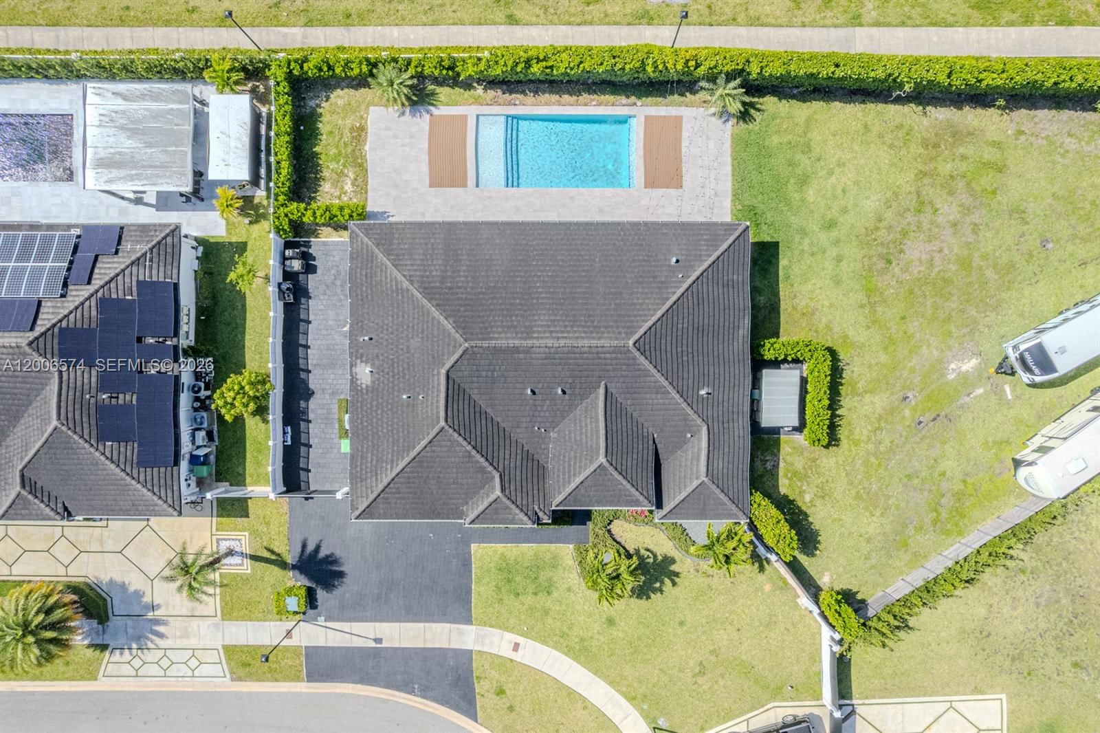 Real estate property located at 13680 191st Ter, Miami-dade, Vilhen Drive Estates, Miami, FL