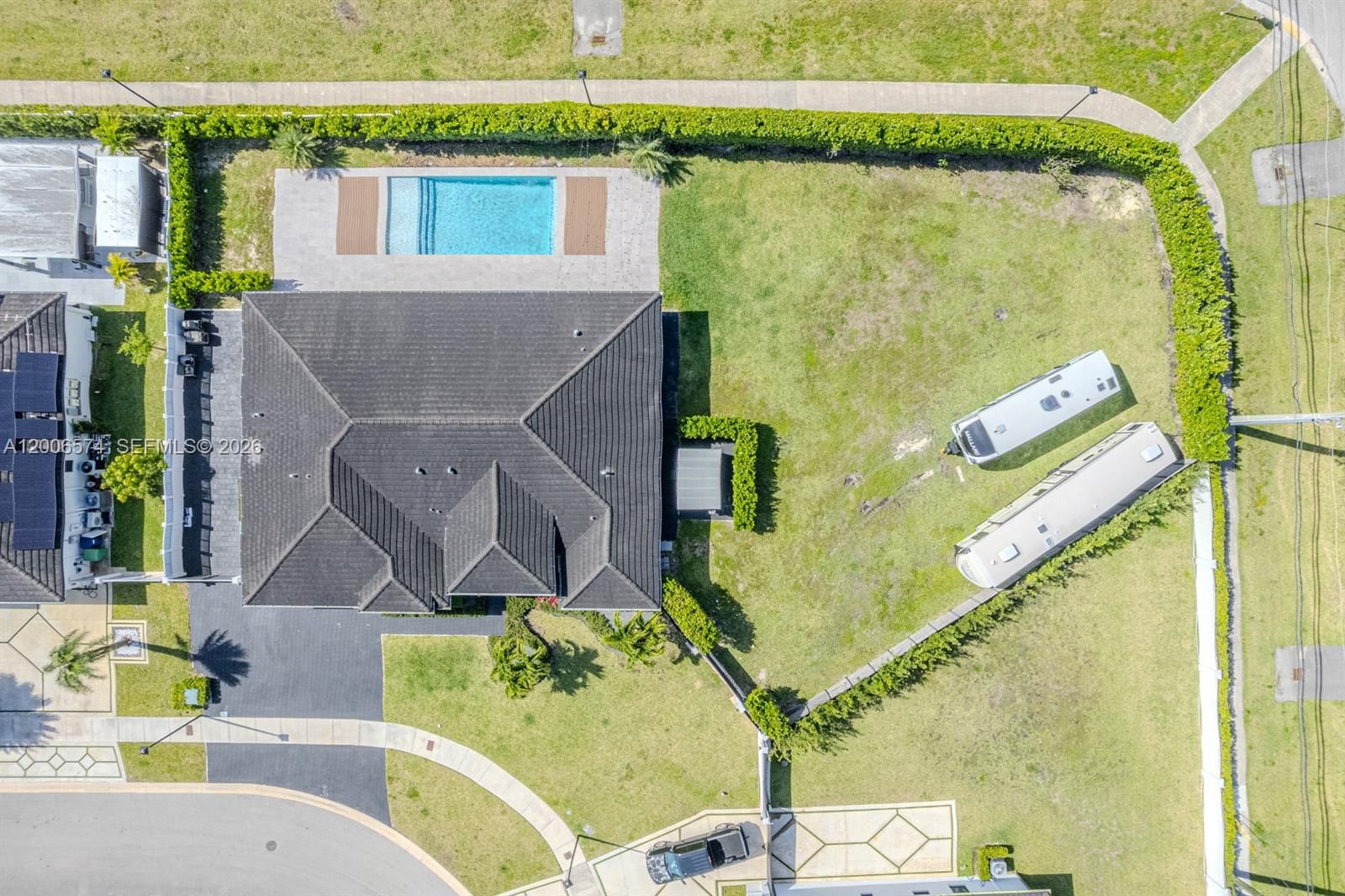 Real estate property located at 13680 191st Ter, Miami-dade, Vilhen Drive Estates, Miami, FL