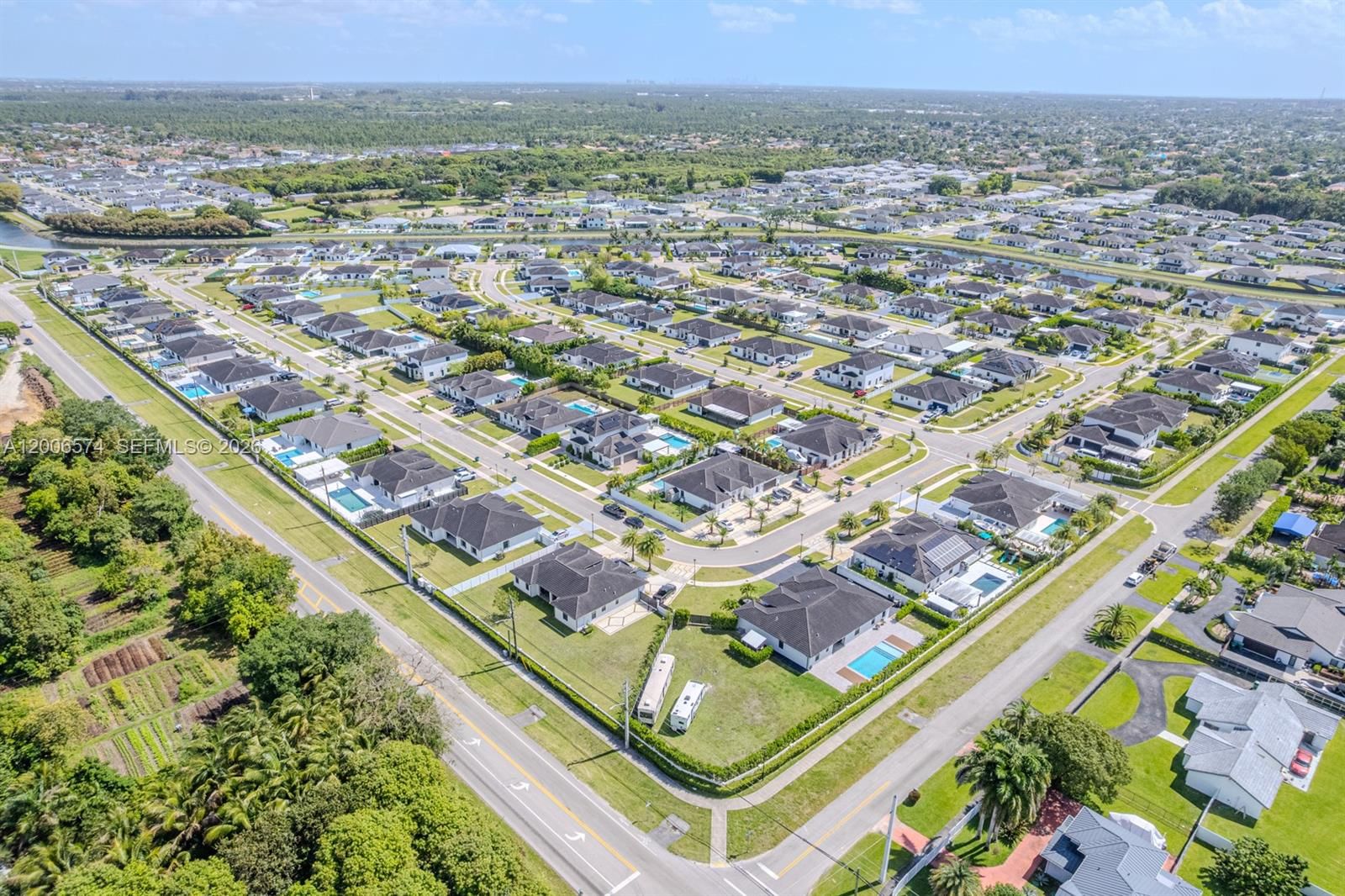 Real estate property located at 13680 191st Ter, Miami-dade, Vilhen Drive Estates, Miami, FL