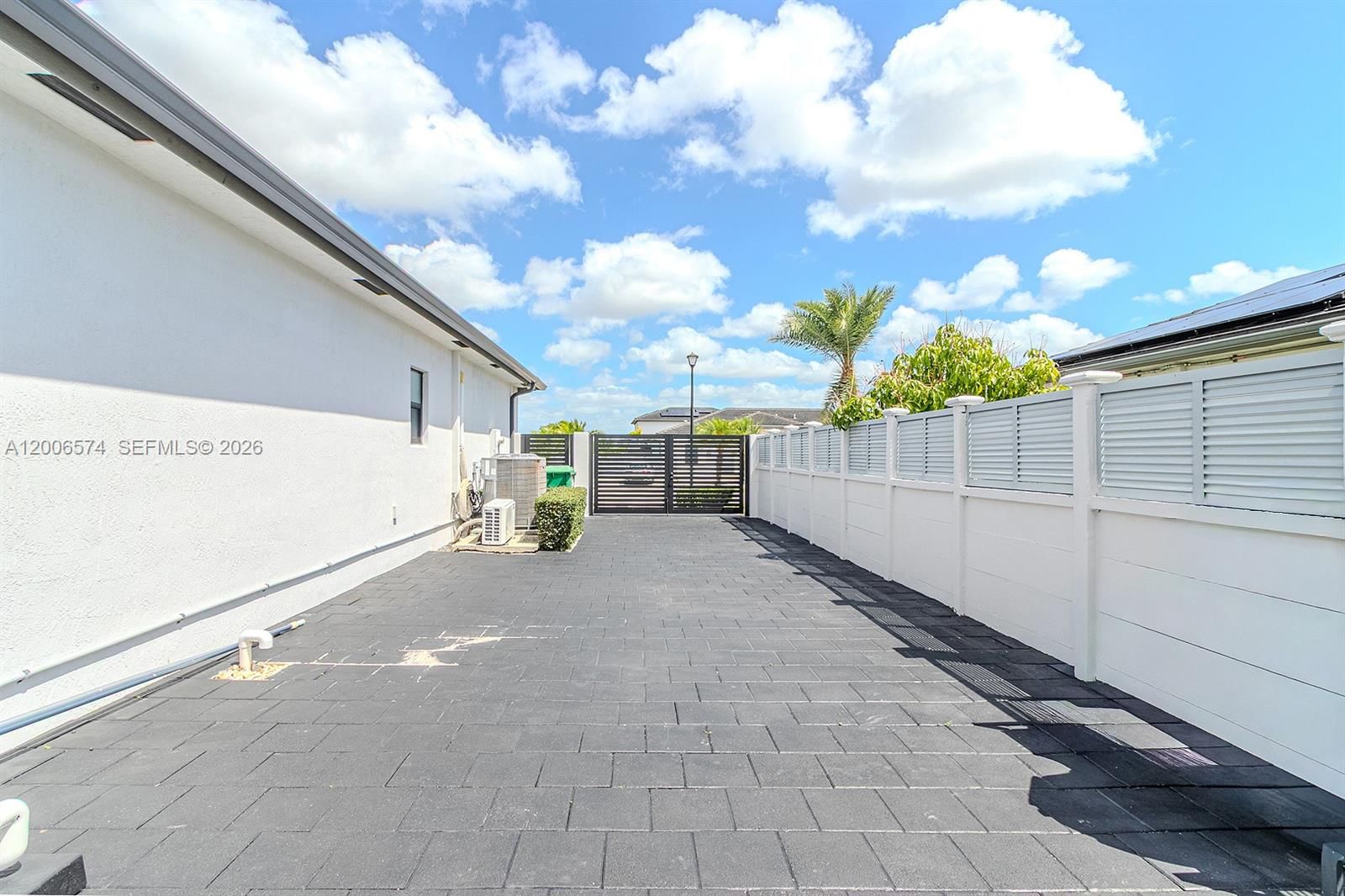 Real estate property located at 13680 191st Ter, Miami-dade, Vilhen Drive Estates, Miami, FL