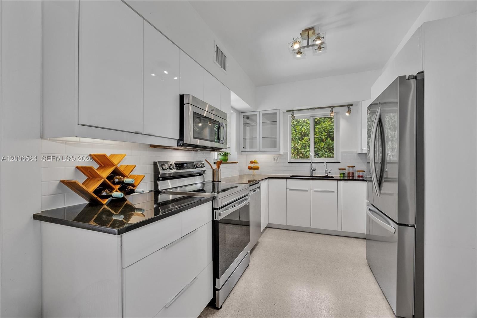 Real estate property located at 5750 52nd Ter, Miami-dade, Orchard Heights, South Miami, FL