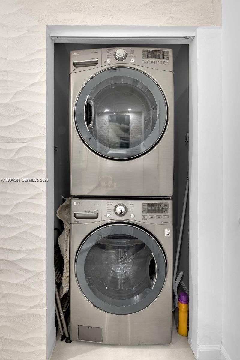 Real estate property located at 2001 Meridian Ave #327, Miami-dade, The Meridian Condo, Miami Beach, FL