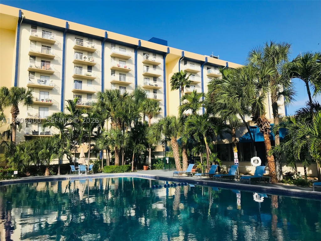 Real estate property located at 4550 9th St #305E, Miami-dade, Yolanda Villas Condo, Miami, FL