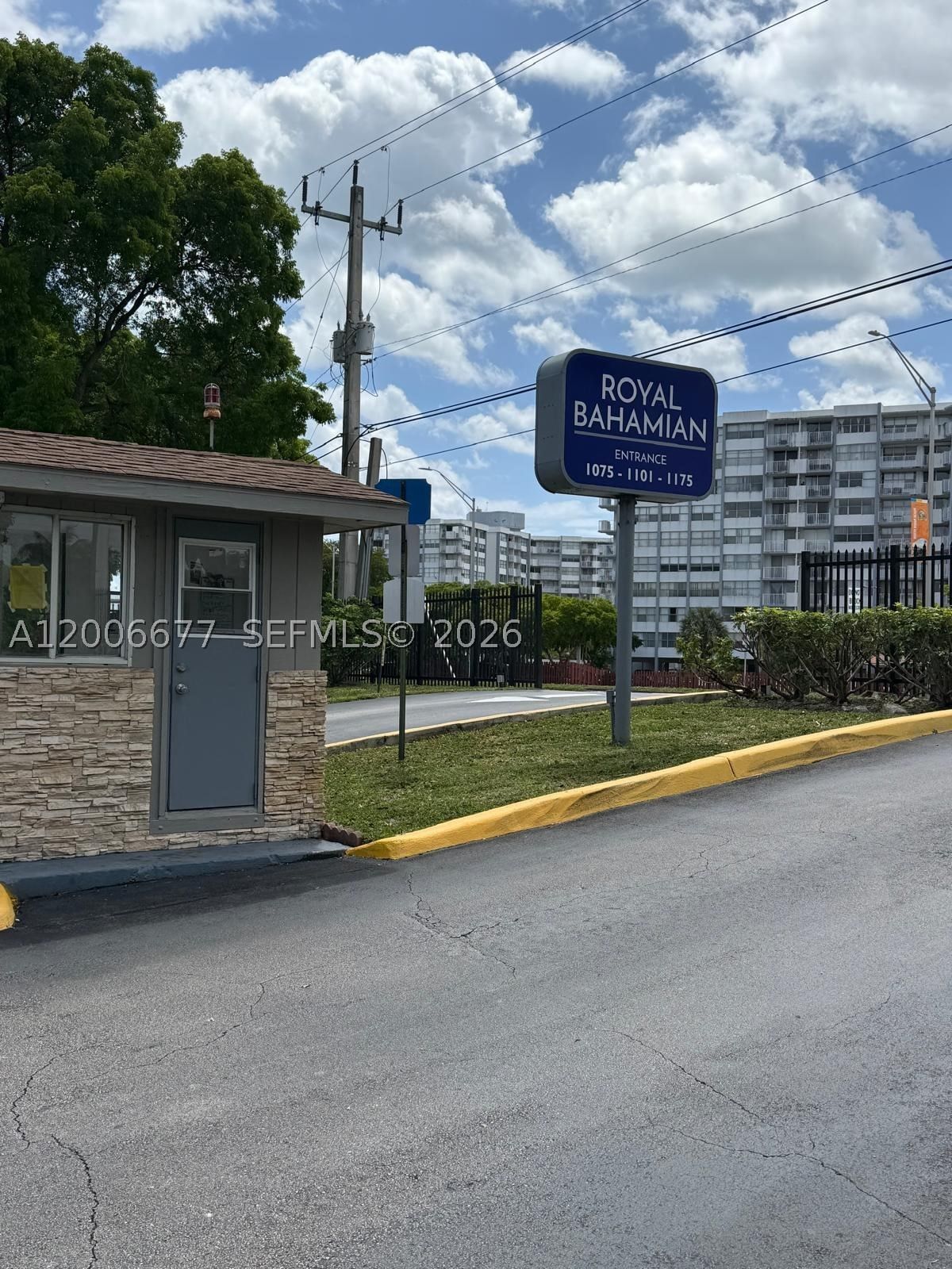 Real estate property located at 1175 Miami Gardens Dr #703, Miami-dade, Royal Bahamian East Condo, Miami, FL