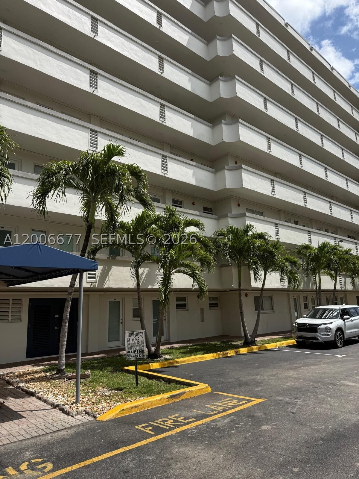 Real estate property located at 1175 Miami Gardens Dr #703, Miami-dade, Royal Bahamian East Condo, Miami, FL