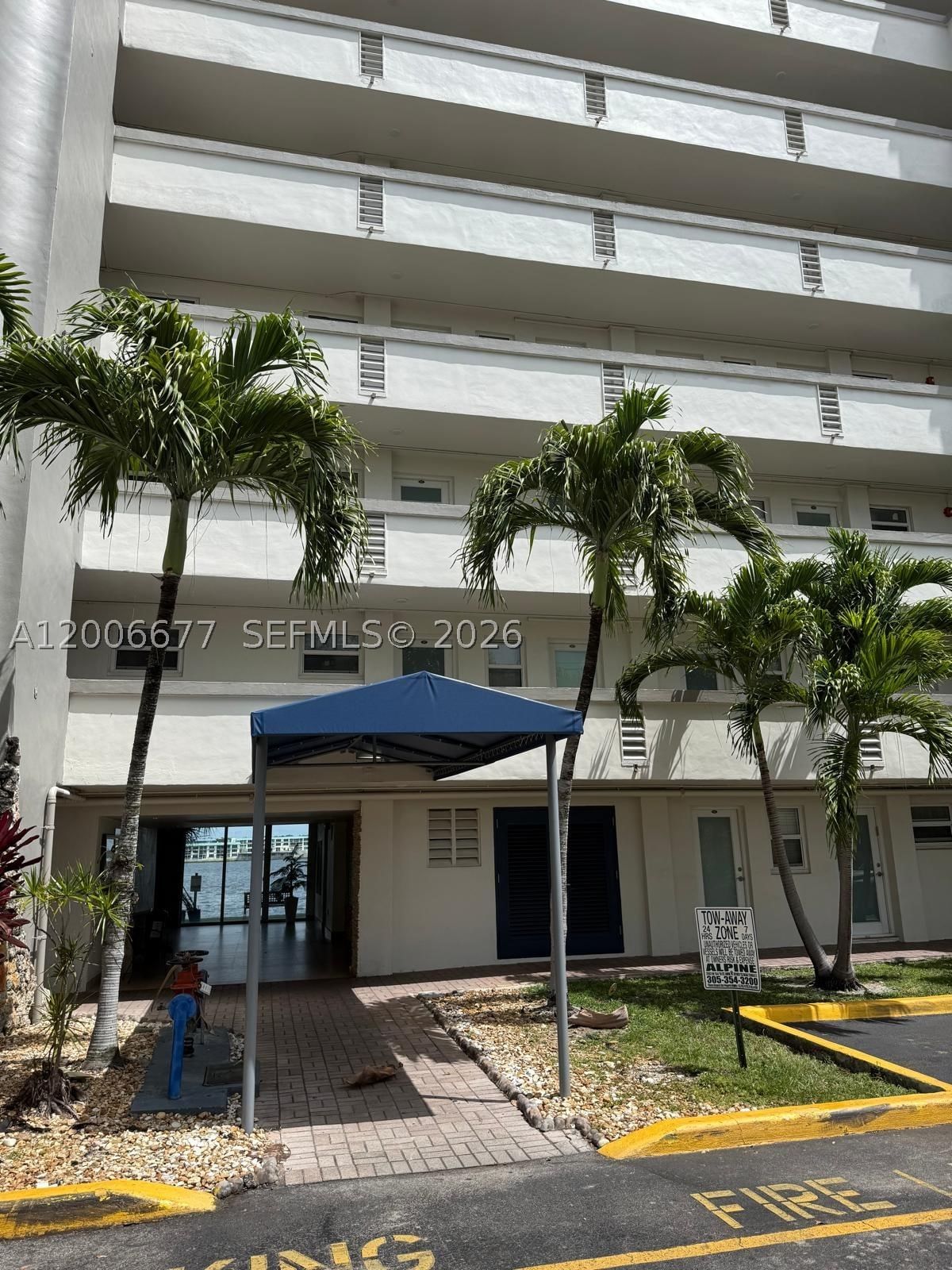 Real estate property located at 1175 Miami Gardens Dr #703, Miami-dade, Royal Bahamian East Condo, Miami, FL