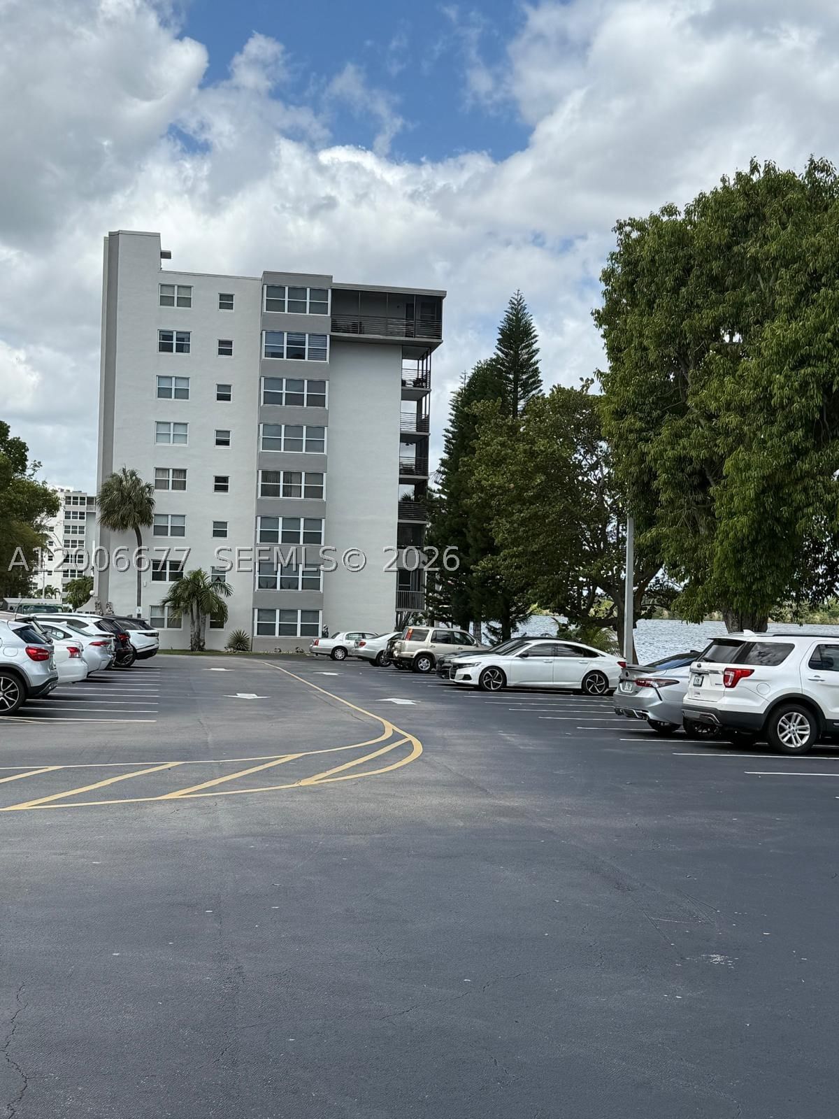 Real estate property located at 1175 Miami Gardens Dr #703, Miami-dade, Royal Bahamian East Condo, Miami, FL