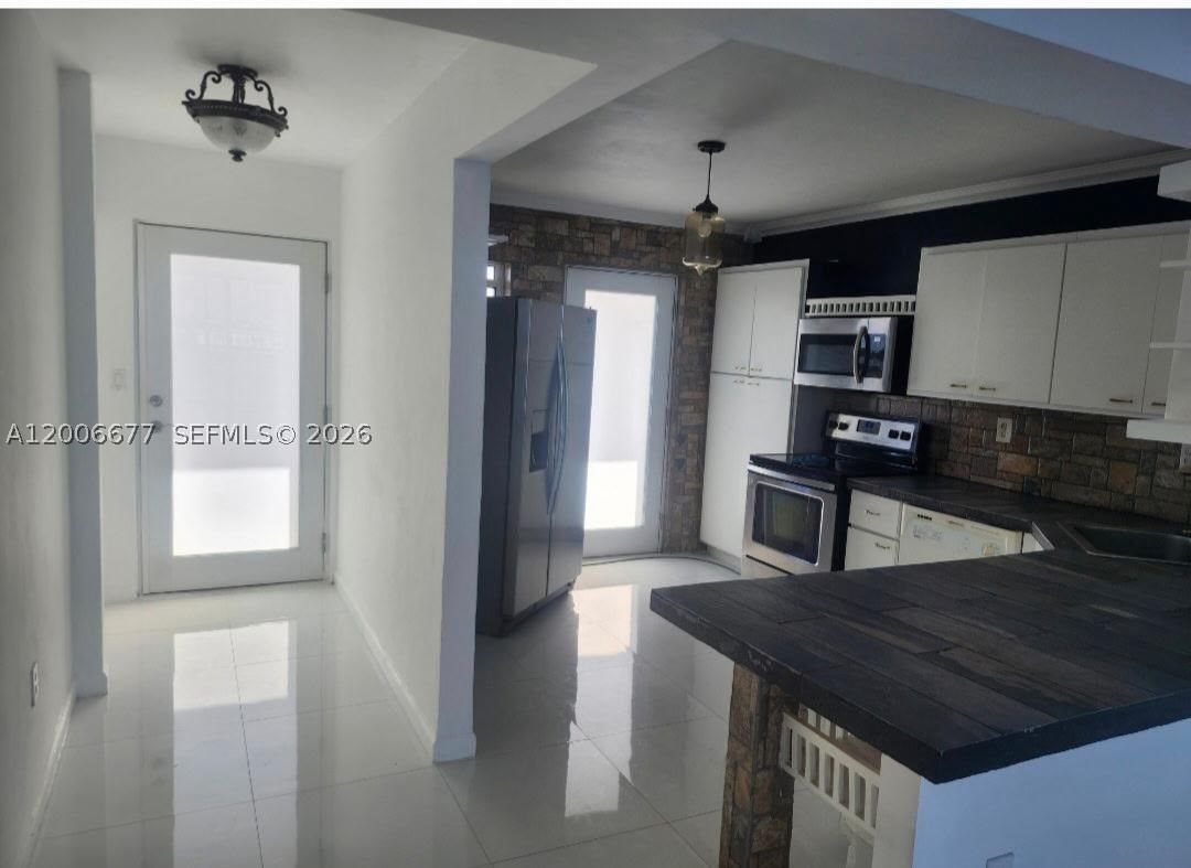 Real estate property located at 1175 Miami Gardens Dr #703, Miami-dade, Royal Bahamian East Condo, Miami, FL