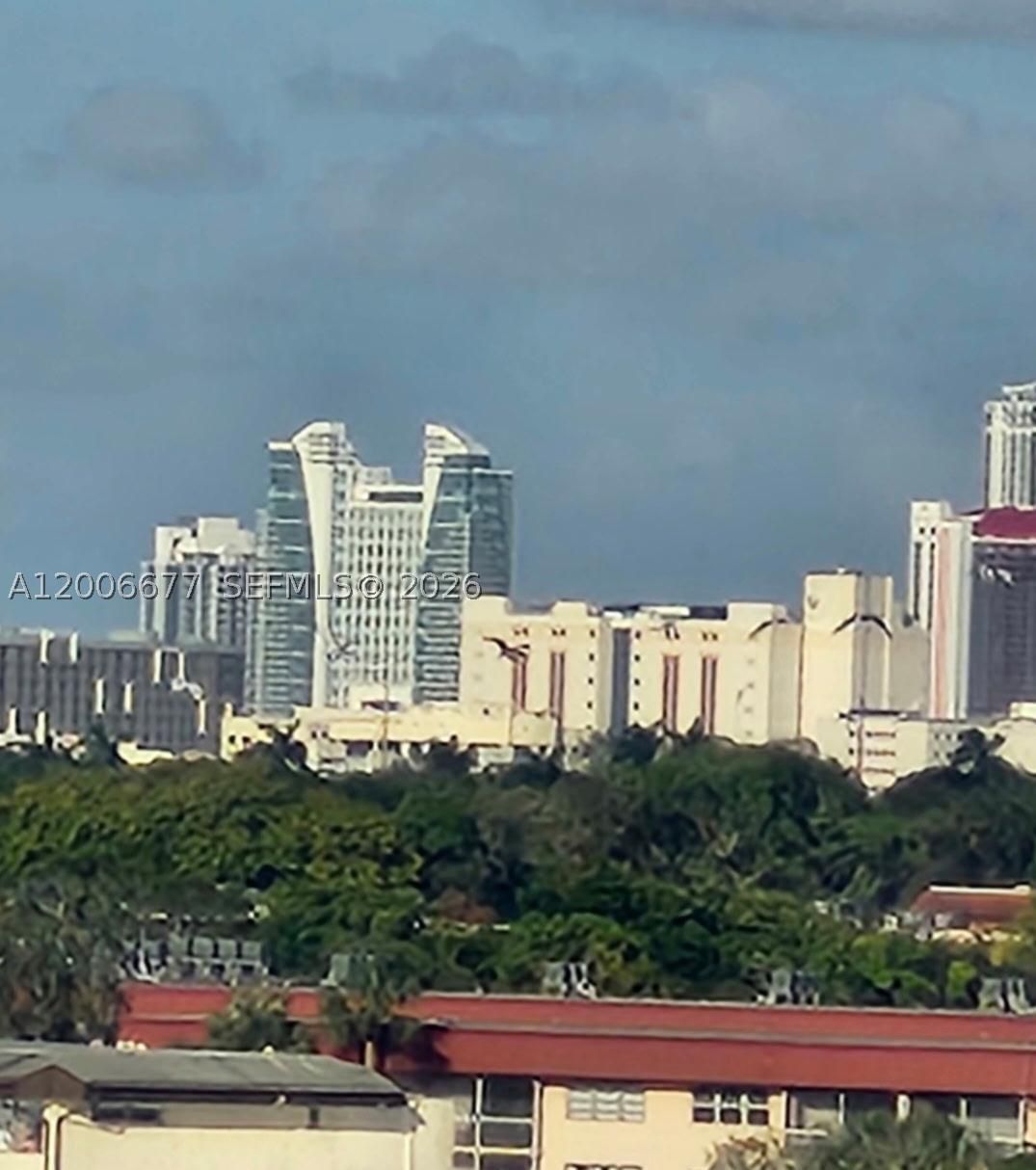 Real estate property located at 1175 Miami Gardens Dr #703, Miami-dade, Royal Bahamian East Condo, Miami, FL