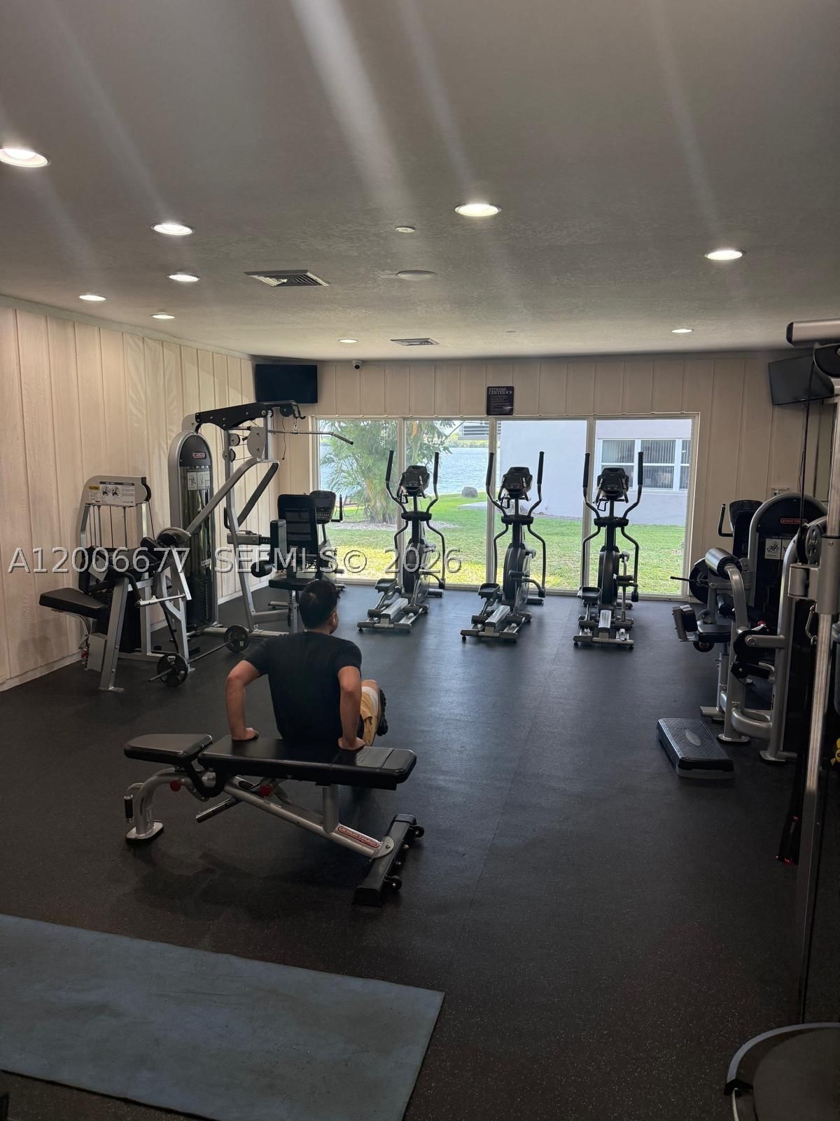 Real estate property located at 1175 Miami Gardens Dr #703, Miami-dade, Royal Bahamian East Condo, Miami, FL