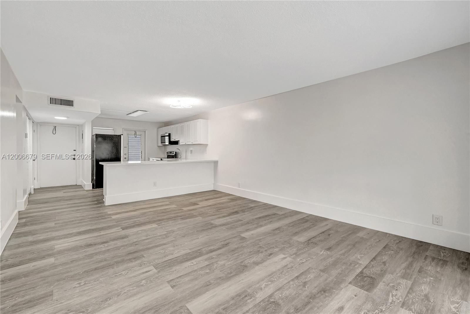 Real estate property located at 4800 Hillcrest Ln #207, Broward, Hillcrest Country Club Ap, Hollywood, FL