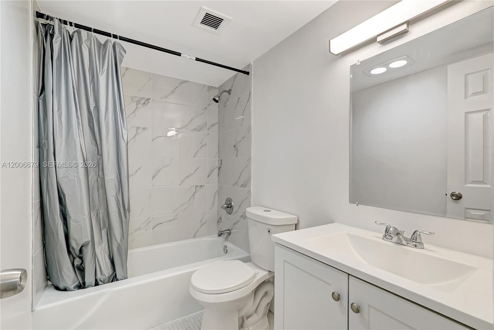 Real estate property located at 4800 Hillcrest Ln #207, Broward, Hillcrest Country Club Ap, Hollywood, FL